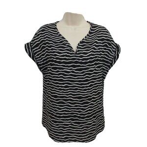 Antilia Femme Tunic Blouse Sz Medium Black White Wavy Striped V-Neck Cap Sleeve